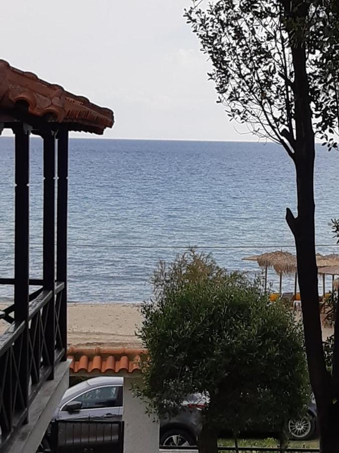 Sofia'S Pearl Beachfront Maisonette Nea Kallikrateia Exteriér fotografie